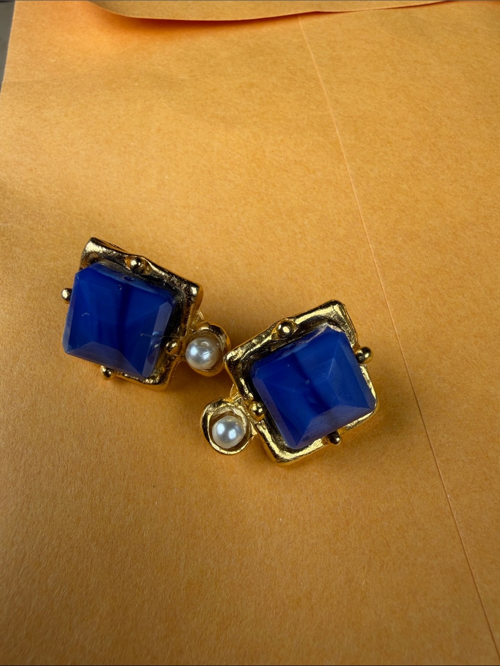 Susan Shaw Blue Stone Pearl Gold Tone Square Post Earrings Signed Handcast
